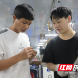 新田：从贫困户到企业家 “乡村车间”托起千人致富梦