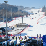 好评中国丨3.6亿人次共赴约，冰雪经济热“雪”沸腾