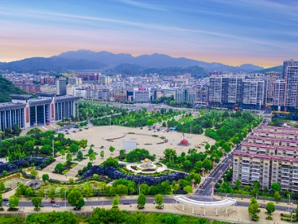 东安：蒋华就《政府工作报告》、“十五五”规划纲要征求县人大、县政协意见