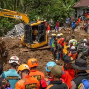 印尼西爪哇省发生滑坡7死82人失踪