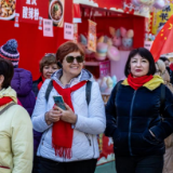 好评中国丨扎堆来华过春节,老外何以爱上“中国范儿”?