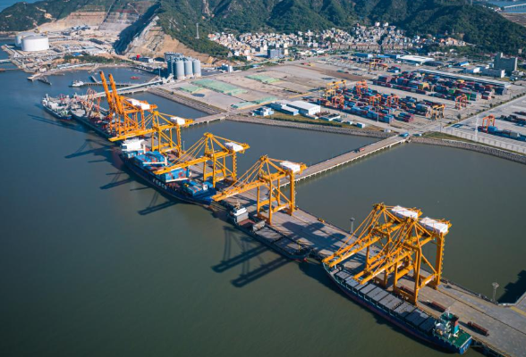 好评中国·两会热评丨推动民营经济须从“根子上”着手