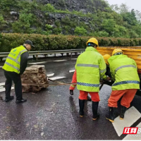 永州高速江华管理所：速清暴雨中的“拦路虎”
