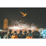 好评中国丨“五一”出行，激活假日经济“新动能”