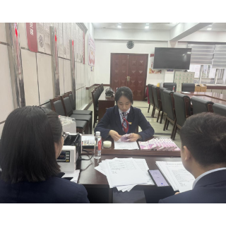 麻阳农商银行柜面比武燃情开赛