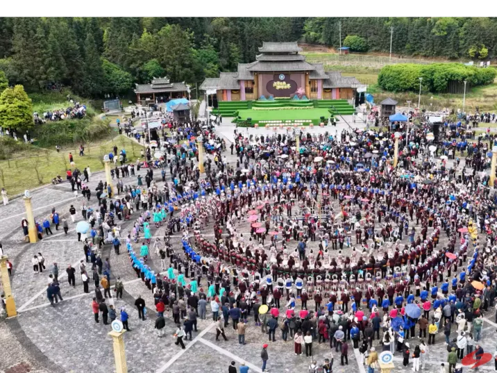 盲人赶歌会，保洁亮嗓子，织娘晒侗锦——大戊梁，我的快乐就是想你