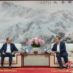 朱健会见中国万天控股董事局主席许国伟等粤港澳大湾区客商团一行