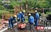“五一”我在岗｜保靖酉水三桥建设者坚守一线 筑就民生通途