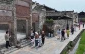 中方：文旅焕新引客来五一首日游客破万