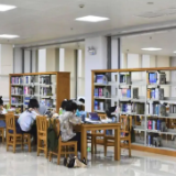 纸质阅读少了,进馆人多了——受访大学生对高校图书馆有新期待
