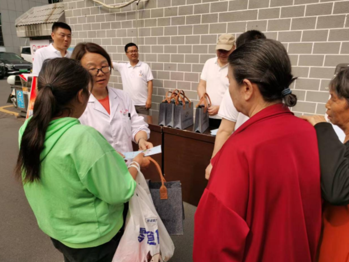 “碘”亮健康生活 共筑惠民防线——安乡县疾控中心开展第33届“防治碘缺乏病日”宣传活动