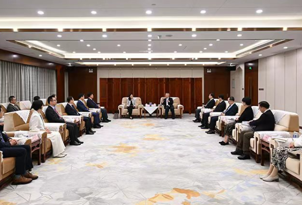 沈晓明会见“跨国公司助力高质量发展地方行”代表团一行