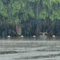 今天白天湘北、湘中仍有较强降雨 公众外出请尽量避开暴雨时段