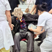 暖心施救显担当!石鼓区中医正骨医院医护人员紧急救助路边晕倒群众