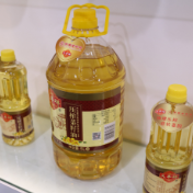 开封食用油“两个月变质”引热议,该如何科学用油?