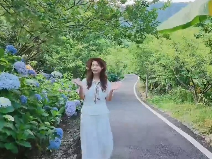 宜章县莽山燕子岩景区：绣球烂漫满山间 花海嫣然引客来