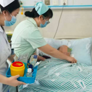 一次常规上门变紧急救援 娄底市第二人民医院护士上演“生死接力”