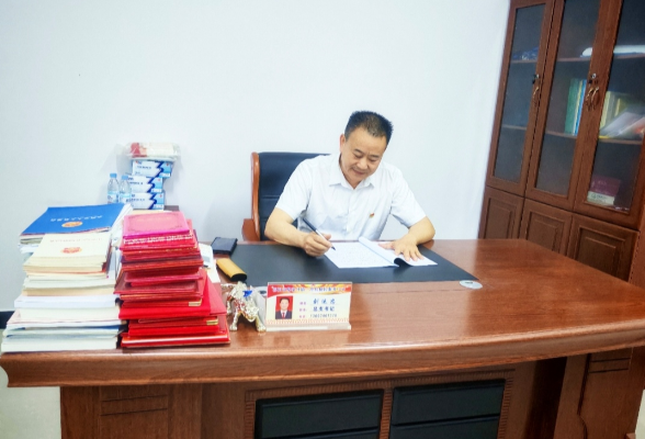 厚植民生情怀，忠实履行人大代表职责——记乡村振兴担当作为好支书刘运忠