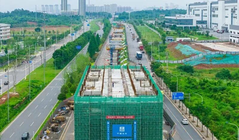 金阳中心站已实现封顶。