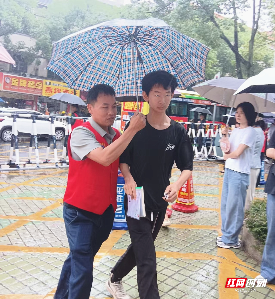 志愿护航高考_副本.jpg