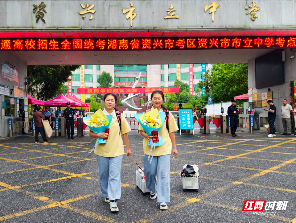 双胞胎考生 曹光辉 摄.jpg 双胞胎考生 曹光辉 摄.jpg