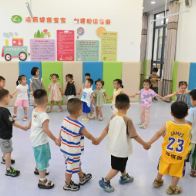 “一米视角”呵护成长