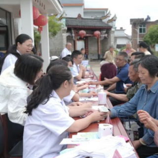 便捷诊疗服务送至家门口 汝城县健康义诊活动走进足田村
