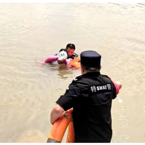 纵身一跃！耒阳快警耒水河畔救回轻生女子