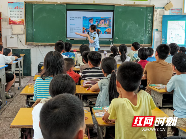 双清区市监局开展食品安全进校园宣传活动