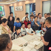 “隶书之美浅谈与学习”专题讲座在醴陵市新华书店中心门店举行