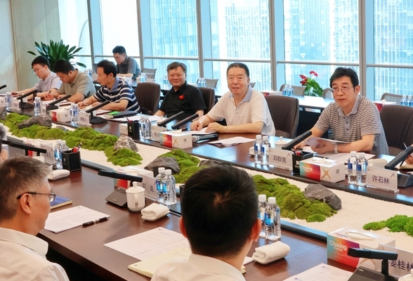 毛万春在湖南财信金融控股集团调研