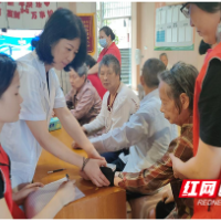 桂东县：一抹志愿红 暖暖夕阳情