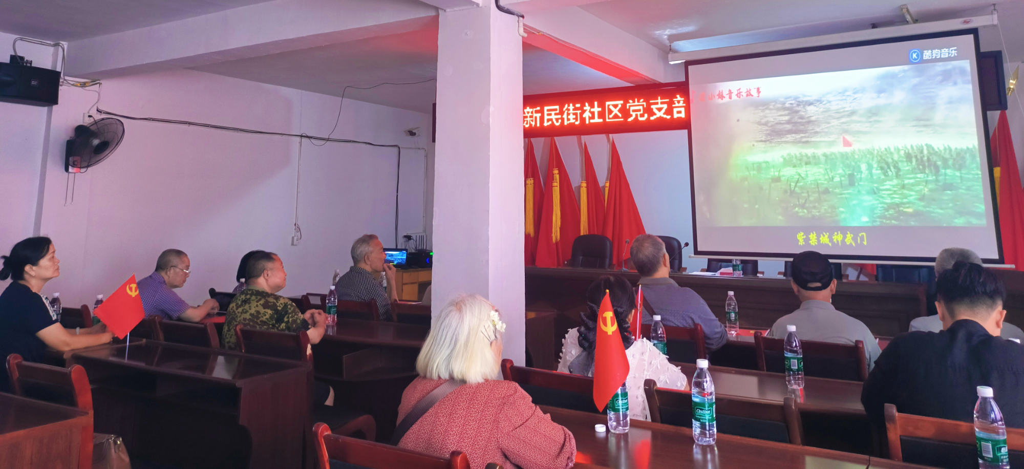 门常开、人常来——托口镇新民街社区党群服务中心成“暖心打卡地”