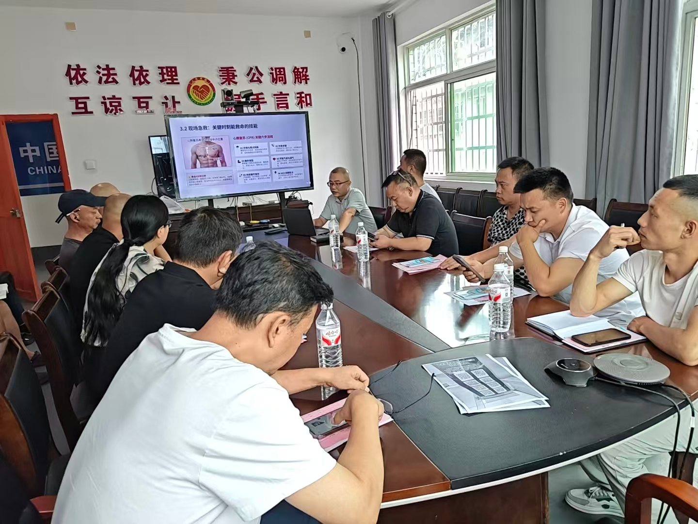 【洗马乡】“靠前服务+安全培训”助力企业发展