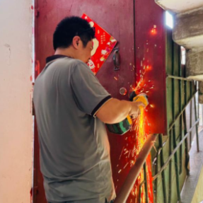 一把“钥匙”开326把“锁” 珠晖区冶金街道巧解违规铁门拆除难题