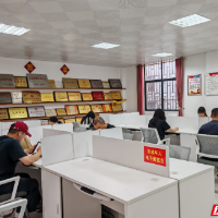 桂阳县:会议室化身自习室 让闲置资源“活”起来
