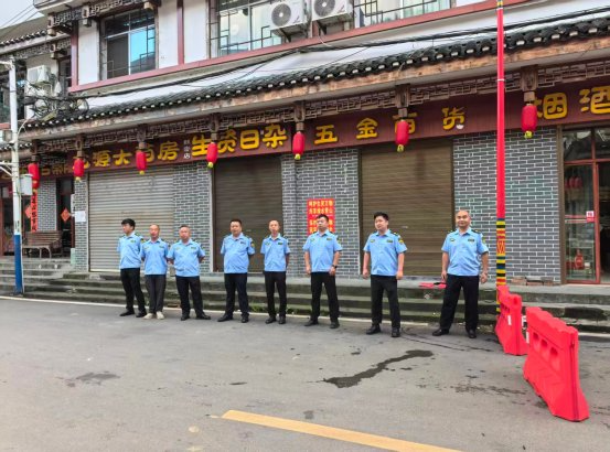【龙船塘瑶族乡】规范集市管理  树立文明执法形象