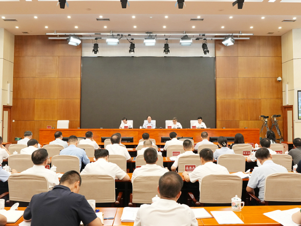 毛伟明研究部署化工和危险化学品领域安全生产工作