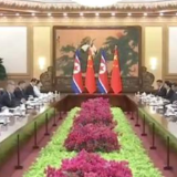 习近平会见朝鲜内阁总理朴泰成