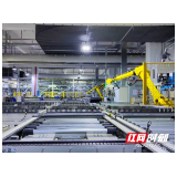 好评中国丨“一降一升”之间,中国经济为世界注入确定性
