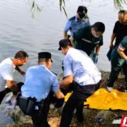 暖心接力！两居民勇救七旬落水老人