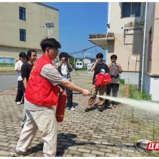 珠晖区新华社区:砼承核魂筑梦兴乡 学子同心普及消防