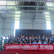 邵阳学院“梦想花开”团队赴邵东青山村开展“行走潇湘”学生资助政策宣讲活动