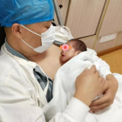 株洲市中心医院新生儿科开展袋鼠式护理服务