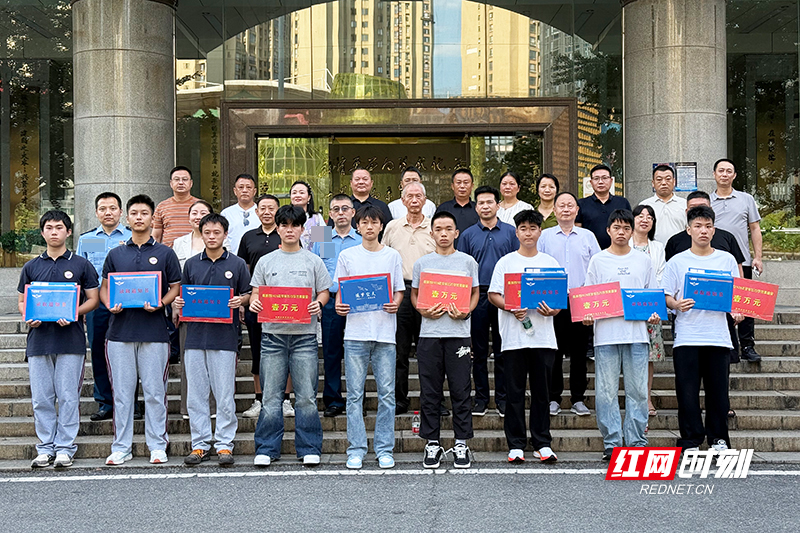 株洲9名优秀学子圆梦空军飞行学员