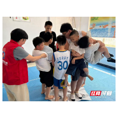 民生实事惠万家 向阳花开满洪江