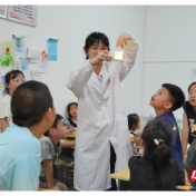 青春三下乡 湖南师大“麓山青年”点亮少年科学梦