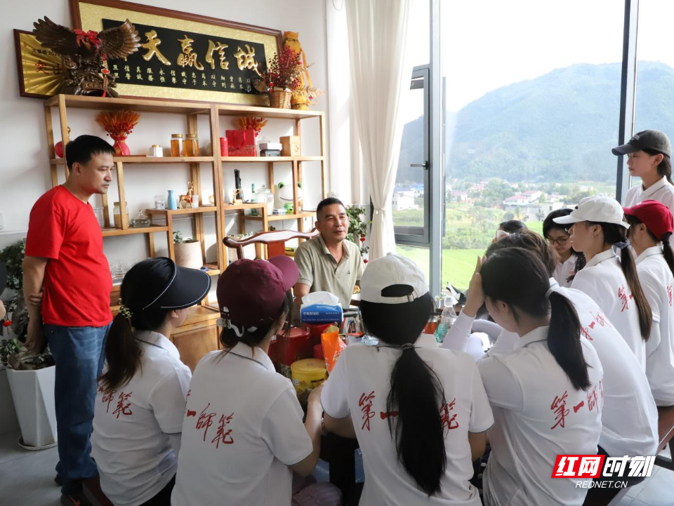 湖南一师实践团参观圳旭智能五金有限公司.jpg 湖南一师实践团参观圳旭智能五金有限公司.jpg