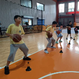 宜章县总工会举办暑期篮球公益培训班,惠及百余名儿童