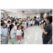 逐光向法 薪火相传——长沙中院开展法院开放日暨“我要当小法官”主题活动